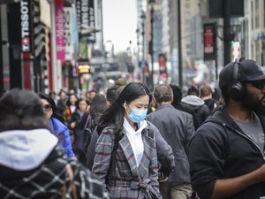 Tinggal di Tengah Komunitas Anti-Masker, Keluarga Wanita Ini Terinfeksi Corona