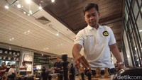 Kini ia menjadi GM ke-8 yang dimiliki Indonesia. Terakhir gelar GM diraih oleh Susanto Megaranto pada 2004 lalu.