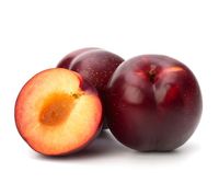 Manfaat buah plum merah.
