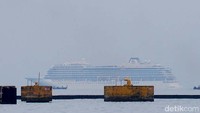 Kapal berbendera Norwegia itu berada 1,5 mil dari Pelabuhan Tanjung Emas Semarang.