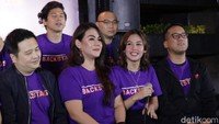 Vanesha Prescilla dan Sissy Prescilla saat ditemui di acara film Backstage di kawasan Jakarta Selatan baru-baru ini. Pool/Ismail/detikFoto.
