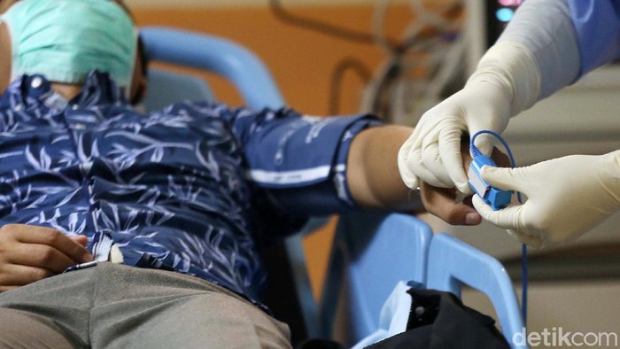 RSUD Kota Bekasi Gelar Simulasi Penanganan Pasien Corona RSUD Kota Bekasi, Jawa Barat, menggelar simulasi penanganan pasien virus corona. Begini prosesnya.