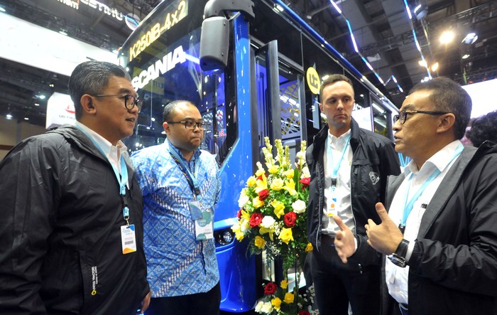 United Tractors dan Scania memperkenalkan Bus BRT Scania terbaru tipe K250IB-4x2 yang akan digunakan untuk transportasi perkotaan.
