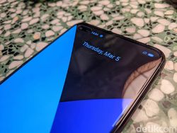 Menggenggam Realme X50 Pro 5G di Indonesia