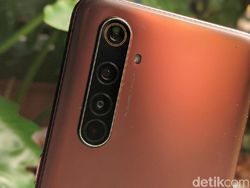 Menggenggam Realme X50 Pro 5G di Indonesia