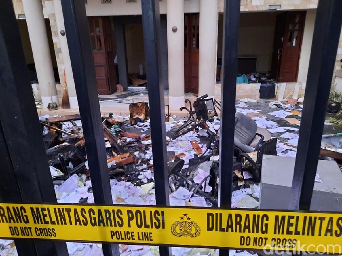 Ricuh Ojol vs Debt Collector (DB) kantor Leasing porak-poranda di Sleman, Kamis (5/3/2020).