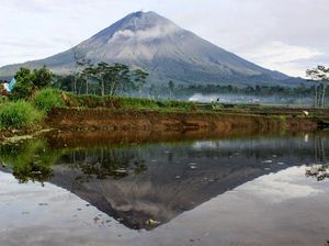 Potret Tiga Bentuk Gunung Api di Dunia