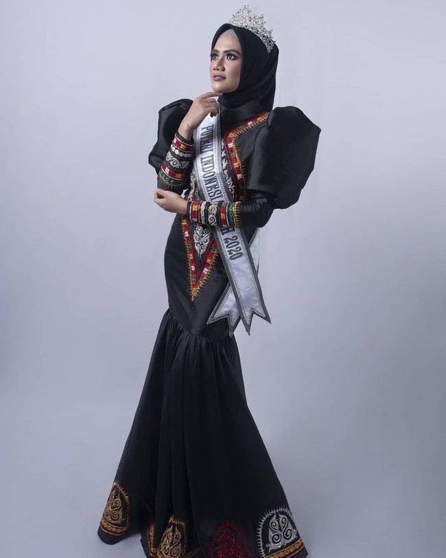 Afra Widi Wardani mendaftarkan diri untuk mengikuti pemilihan Puteri Indonesia 2020, dan ia terpilih menjadi finalis yang mewaliki Provinsi Aceh. Ia merupakan satu-satunya finalis Puteri Indonesia 2020 yang menggunakan hijab. Dalam akun Instagram miliknya @afrawardani, ia mengungkapka rasa bahagianya,I cant even put into words how good it feels and im just honoured and proud that i get to represent my province Aceh for Puteri Indonesia 2020❤. Foto: instagram @Afra Widi Wardani