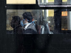 Ilmuwan China Sebut Virus Corona Masih Bisa Menular di Atas Jarak 2 Meter
