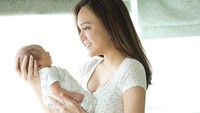 Shandy Aulia sedang menikmati perannya sebagai ibu satu anak. Foto: Instagram @shandyaulia