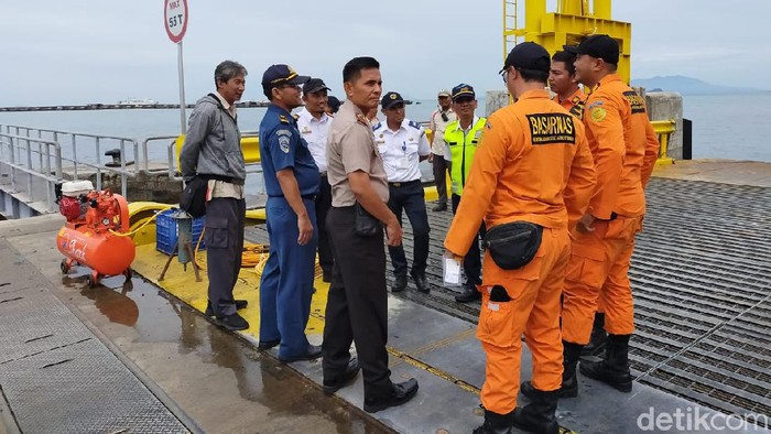Truk nyemplung ke Laut di Pelabuhan Merak.