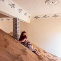 Walaupun terlihat seram, namun cukup banyak wisatawan yang penasaran dan tertarik untuk berkunjung ke sini. Apakah kamu juga tertarik mengunjungi desa ini? Foto: dok. Journeys With Jade dan Aelita Senvaitye