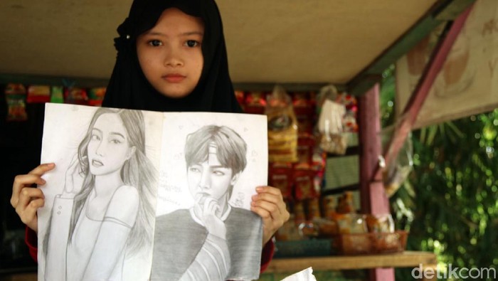 Sosok Febby Lissa Ayu Aryanti (17) tengah ramai diperbincangkan warganet. Remaja yang jago melukis sketsa itu terpaksa putus sekolah karena tak ada biaya.