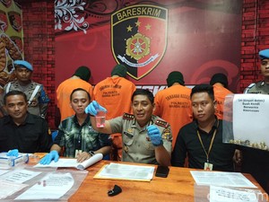 Jual Batu Merah Delima Palsu Rp 60 Juta, 4 Orang Penipu di Aceh Ditangkap