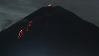 Intensitas letusan Gunung Semeru sebanyak delapan kali guguran lava pijar dengan jarak luncur 200 hingga 1.000 dari pusat guguran gunung dan status level II atau waspada.