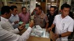 Polisi Sidak Distributor Masker di Kawasan Glodok