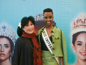 Bertemu Miss Universe 2019 di Jakarta, Anne Avantie Ungkap Rasa Kagumnya