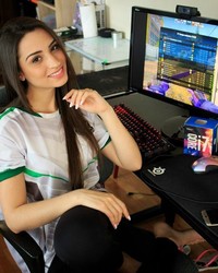 gamer cantik dipenjara 116 tahun