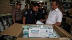 Polisi Sidak Distributor Masker di Kawasan Glodok