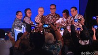 Menteri Perindustrian Agus Gumiwang resmi membuka pameran kendaraan komersial, Gaikindo Indonesia International Commercial Vehicle Expo (GIICOMVEC) di Jakarta Convention Center, Jakarta Pusat, Kamis (5/3/2020).