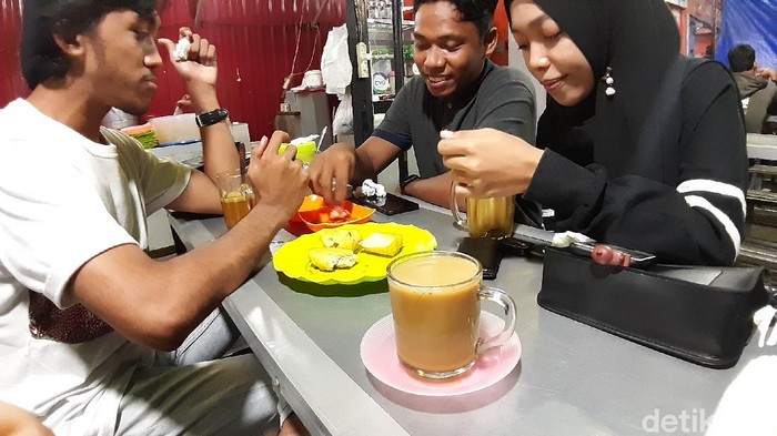 Sarabba, minuman jahe khas Makassar yang dipercaya ampuh tangkal virus Corona (MN Abdurrahman/detikcom)