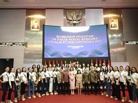 Lantai Bursa Dipenuhi Wanita-wanita Cantik yang Belajar Investasi