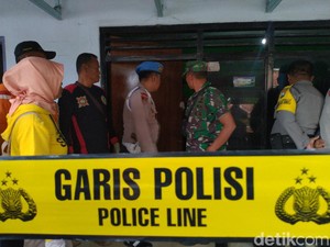 Petugas Olah TKP Anggota TNI Tewas Gantung Diri