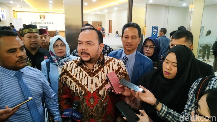 Aldwin Rahadian.