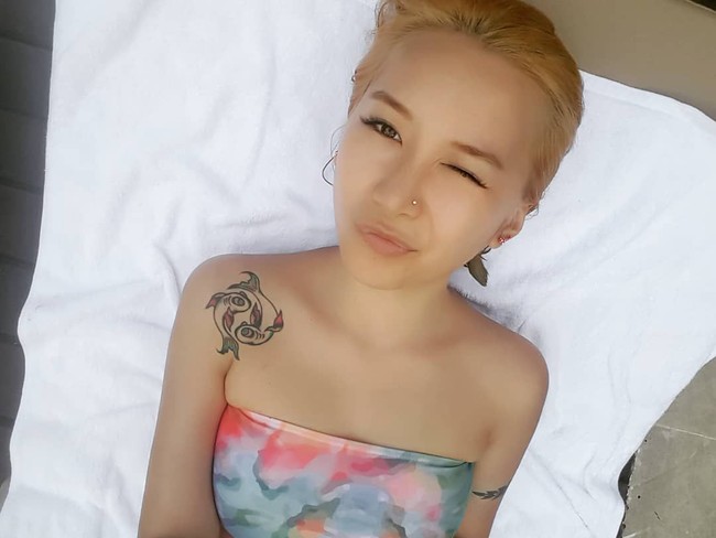 Cheska juga mengungkapkan bahwa ia dibully oleh teman satu grupnya. Tak hanya itu, ia pun mengklaim tak dibayar oleh agensinya. Seharusnya, setiap orang menerima tunjangan 500 ribu won setiap bulan, namun agensi mengambil kembali uang tersebut. Foto: Instagram