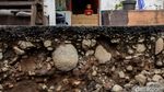 Penampakan Terkini Amblasnya Jalan di Kebon Manggis Matraman