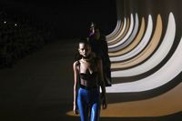 Koleksi Saint Laurent Fall 2020.