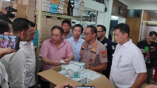 Cek Toko Masker di Jakbar, Kabareskrim Minta Pedagang Tak Timbun Barang