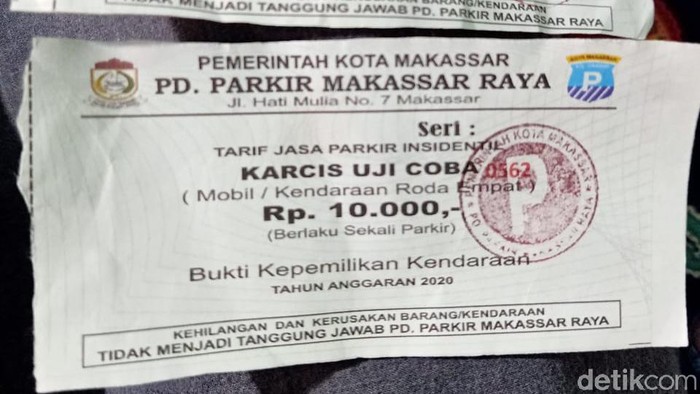Viral karcis parkir Rp 10.000 per mobil di Makassar (dok. Istimewa)