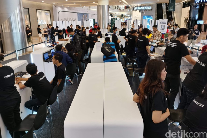 Suasana Consumer Launch Galaxy S20 Series di Central Park, Jakarta.