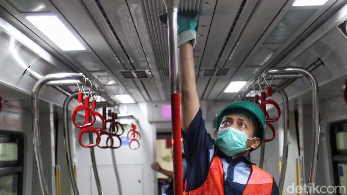 Demi mencegah menyebarnya virus corona, pihak LRT Jakarta telah menyiapkan beberapa langkah antisipatif tersendiri.