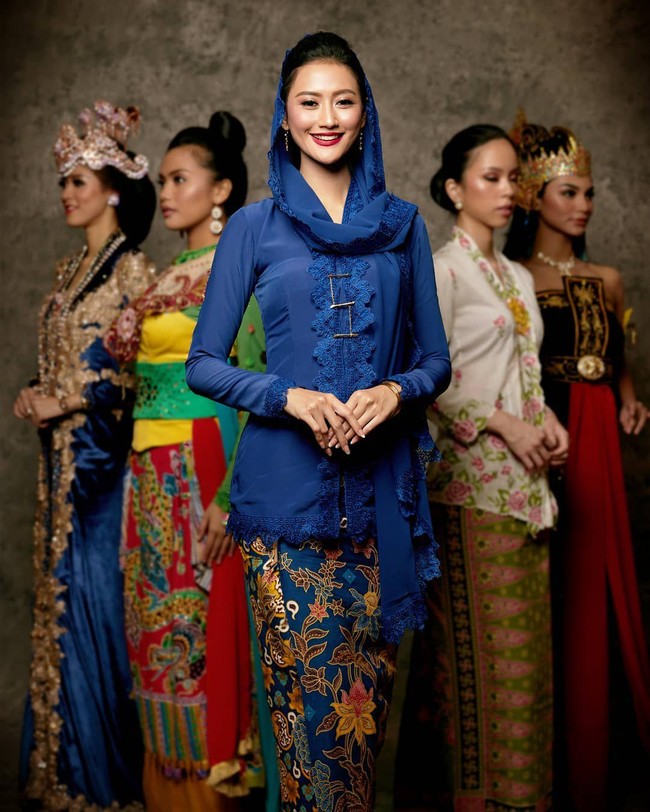 Puteri Indonesia Jawa Timur 2020 Rr. Ayu Maulida Putri yang memiliki tinggi badan 177,5 cm itu pernah menjadi juara modelling internasional, Asia Model Festival yang digelar di Seoul, Korea Selatan. Finalis Puteri Indonesia 2020 itu mendapat gelar Face of Asia 2019. Foto: Instagram @ officialputeriindonesia/ ʜᴀɴɴ ᴘʀᴀᴡɪʀᴀ
