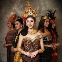 Puteri Indonesia Bali 2020 Putu Ayu Saraswati bergelar sarjana kedokteran dari Universitas Udayana. Berusia 22 tahun, Ayu aktif bergabung di komunitas Ketimbang Ngemis. Foto: Instagram @ officialputeriindonesia/ ʜᴀɴɴ ᴘʀᴀᴡɪʀᴀ