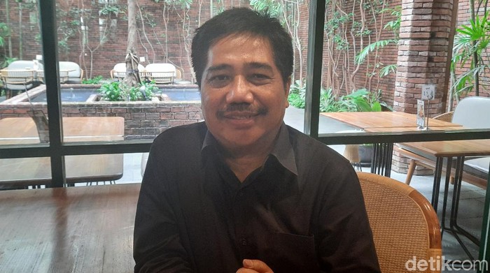 Pakar Komunikasi Politik Universitas Airlangga (Unair) Surabaya Suko Widodo menilai, pemerintah terlambat merespons penyedia informasi Virus Corona. Tak banyak informasi yang memandu, terlebih ruang komunikasi interaktif untuk konsultasi warga.