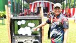 Bamsoet Uji Kaca dan Pintu Mobil Anti Peluru