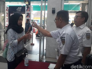 Antisipasi Virus Corona, Stasiun KA Palembang Cek Kesehatan Penumpang