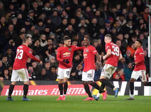 Gol Pertama MU: Milik Shaw atau (Punggung) Lingard?