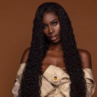 Mata Jalicia yang berwarna biru bukan karena lensa kontak, tato ataupun operasi. Kedua mata indahnya itu warisan dari sang ayah yang memang punya keturunan bermata biru di keluarganya. Foto: Instagram/@iamjalicia