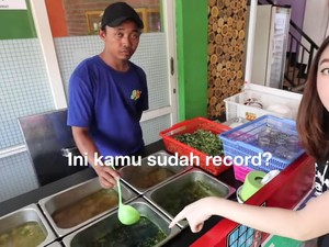 Food Vlogger Ungkap Ekspektasi vs Realita Saat Syuting Makan