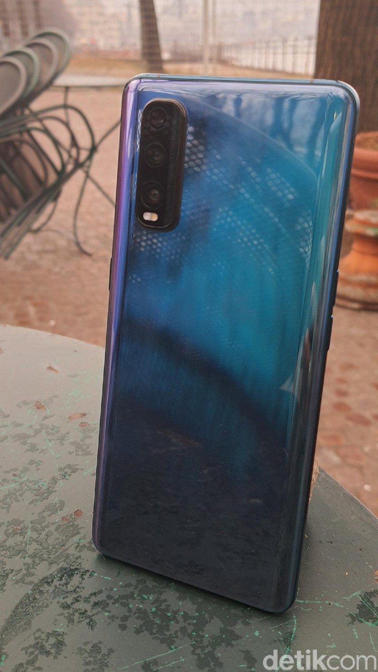 Tampang Oppo Find X2 di Swiss