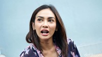 Masayu menceritakan jika dirinya kerap mengalami kejadian mistis di kediamannya. Pool/Palevi S/detikFoto.