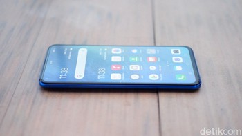 Ponsel ini ditenagai Snapdragon 675 AIE dan RAM 8 GB. Foto: Adi Fida Rahman/detikINET