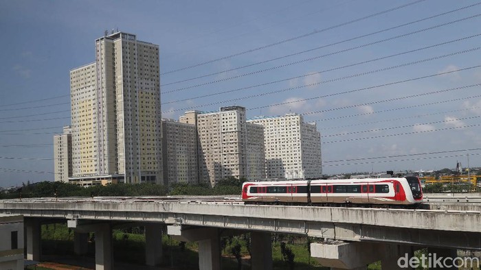 Demi mencegah menyebarnya virus corona, pihak LRT Jakarta telah menyiapkan beberapa langkah antisipatif tersendiri.