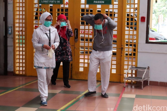 RSHS Bandung melakukan simulasi penanganan pasien suspect corona, Jumat (6/3/2020). Simulasi itu untuk menunjukkan kesiapan RSHS dalam menangani pasien suspect corona.