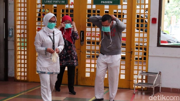 RSHS Bandung melakukan simulasi penanganan pasien suspect corona, Jumat (6/3/2020). Simulasi itu untuk menunjukkan kesiapan RSHS dalam menangani pasien suspect corona.