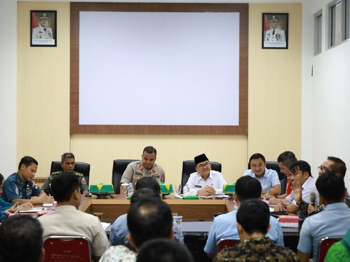Forkopimda Palopo menggelar rapat membahas kedatangan Kapal Coral Adventure (dok. Istimewa)